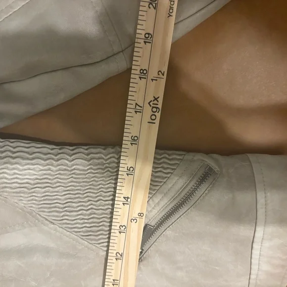 Bernardo Girls Jacket Women Size 14/16 Beige Zip Up & Buckle NWOT Pockets - Picture 11 of 12